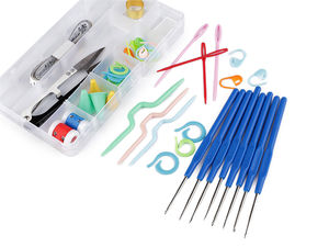 Häkelnadel- und Zubehör-Set in einer Box