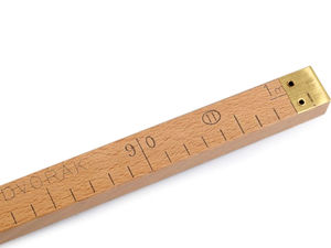 Schneidermaßstab aus Holz mit europäischer Eichung