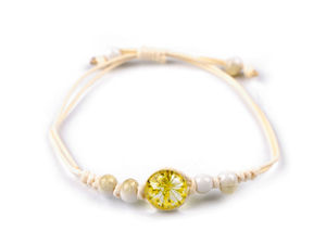 Handgefertigtes Shamballa-Armband-Set mit echten getrockneten Blumen & Glasperlen - Verstellbare Makramee-Zugbänder, 12-teiliges Set in verschiedenen Farben