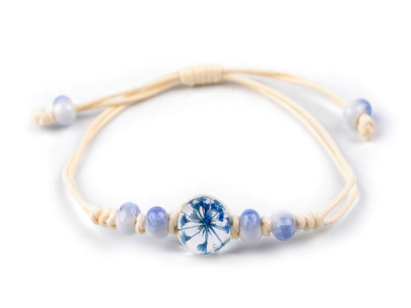 Handgefertigtes Shamballa-Armband-Set mit echten getrockneten Blumen & Glasperlen - Verstellbare Makramee-Zugbänder, 12-teiliges Set in verschiedenen Farben