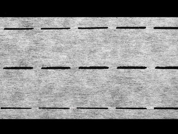 Dreifach geschlitzte aufbügelbare Bundeinlage (10-35-35-10 mm) - Aufbügelbares Stanzband für Gürtel, Manschetten und Bastelarbeiten