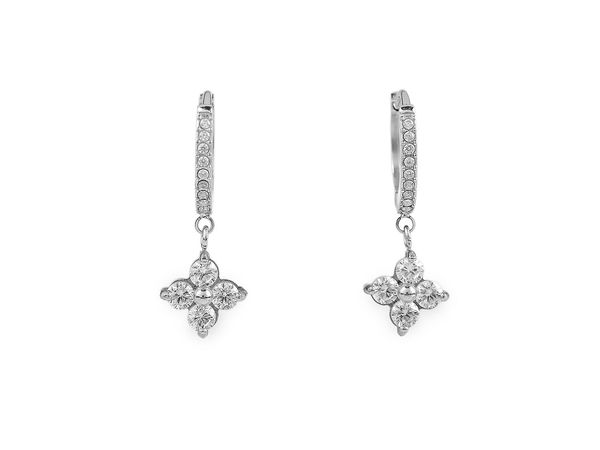 Edelstahl-Creolen mit Blumen-Anhänger und Zirkonia-Kristallen