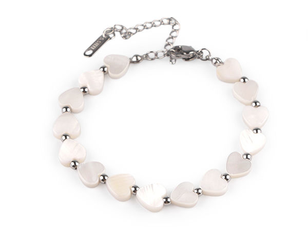 Elegantes Edelstahl-Armband mit Perlenherzen und verstellbarer Verlängerungskette
