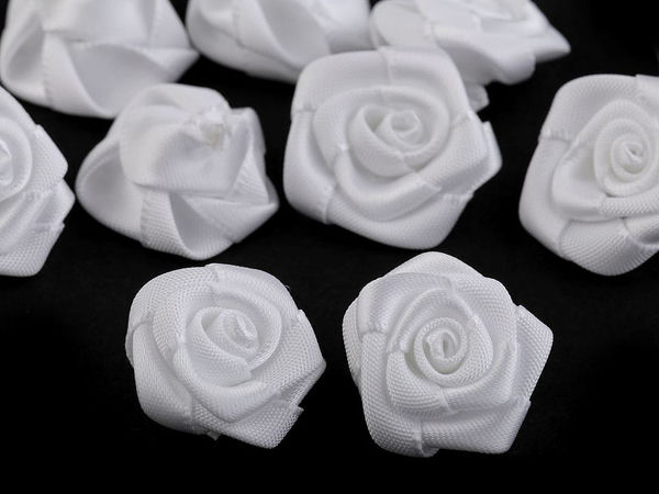 Premium-Satinrosen-Applikationen in Weiß (20 mm) - Elegante Stoffrosen zum Basteln, für Hochzeitsdeko und Kleidung