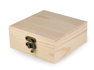 DIY / Unbehandelte Holzbox zum Basteln