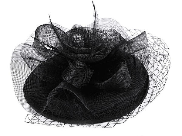 Eleganter floraler Mini-Fascinator mit Federn und französischem Netzschleier