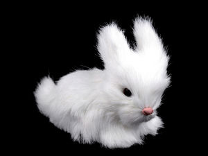 Realistische Osterhasen-Figur in Felloptik - Premium Tischdekoration für Frühling & Feiertage