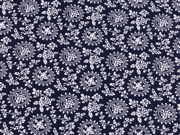 Premium Baumwoll-Canvas in Dunkelblau - Florales und botanisches Muster im Blaudruck-Stil