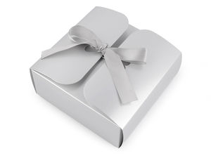 Geschenkschachtel Herz mit Schleife