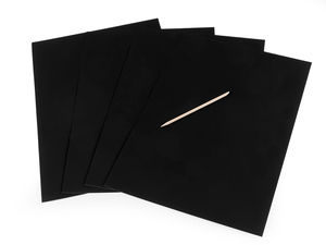 Premium A4 Regenbogen-Kratzpapier-Set – 4 Bögen mit Holzkratzer für Bastelarbeiten, Grußkarten und kreative Kinderaktivitäten